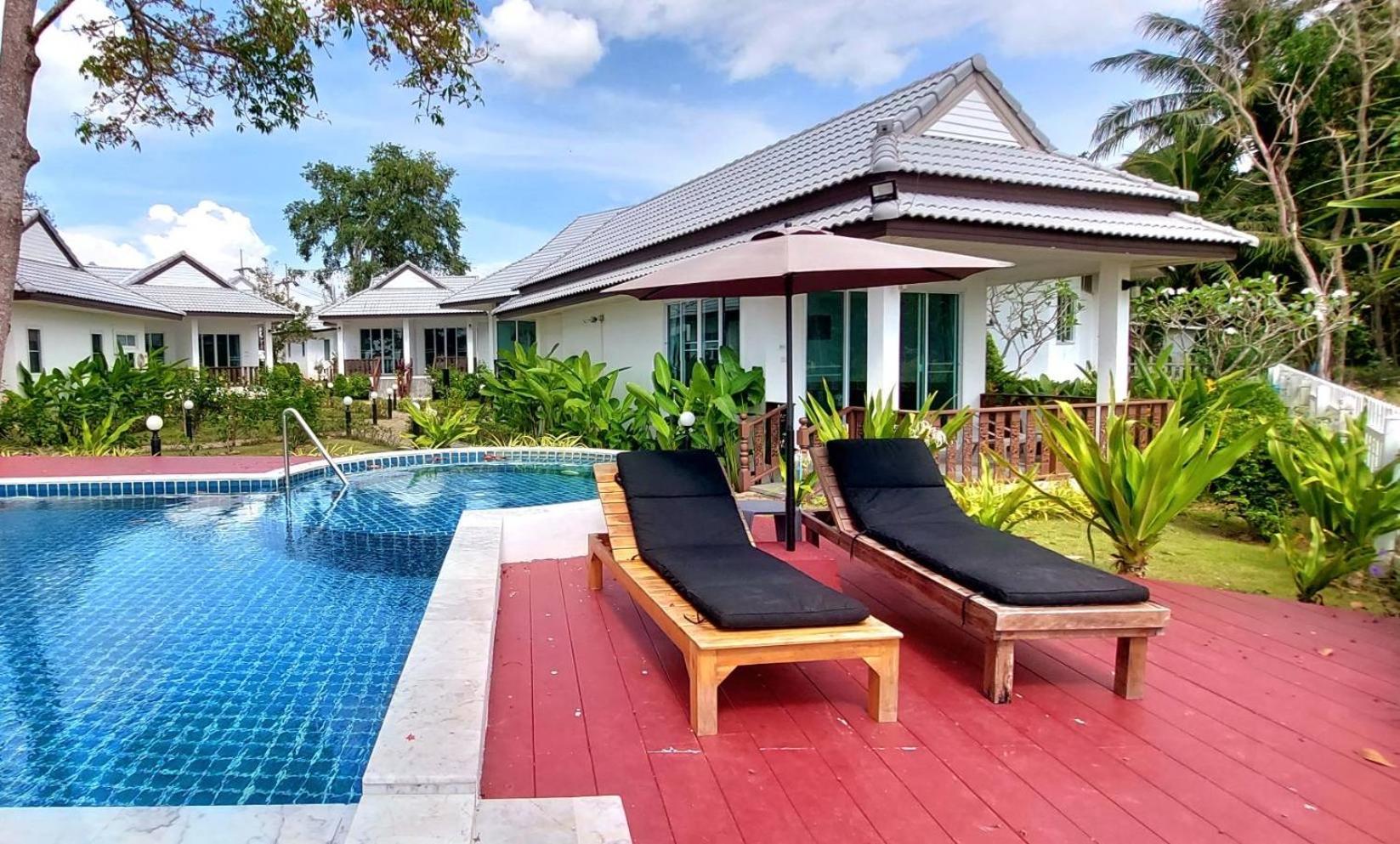 Horizon Beach Resort Koh Jum Exterior photo