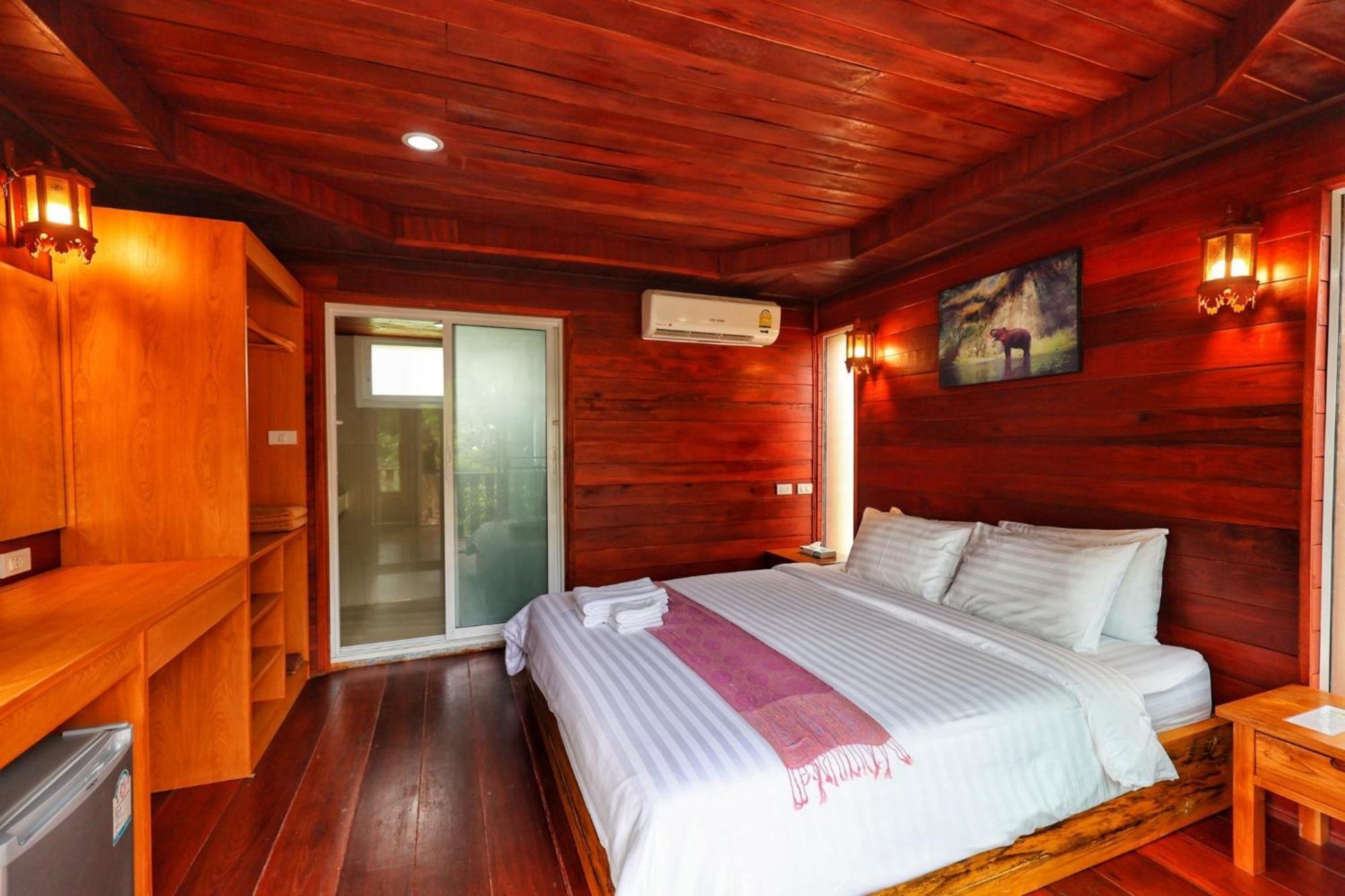 Horizon Beach Resort Koh Jum Exterior photo