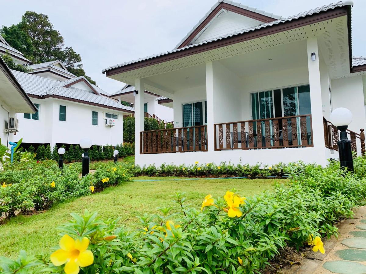 Horizon Beach Resort Koh Jum Exterior photo