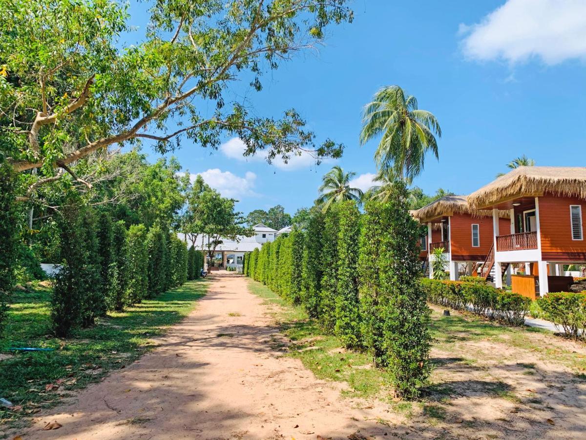 Horizon Beach Resort Koh Jum Exterior photo